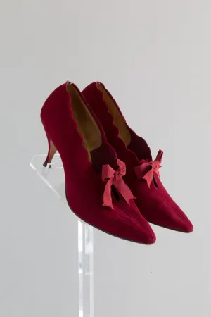 1950's Red Velvet Suede Scalloped Heels With Bow // Sz 7.5