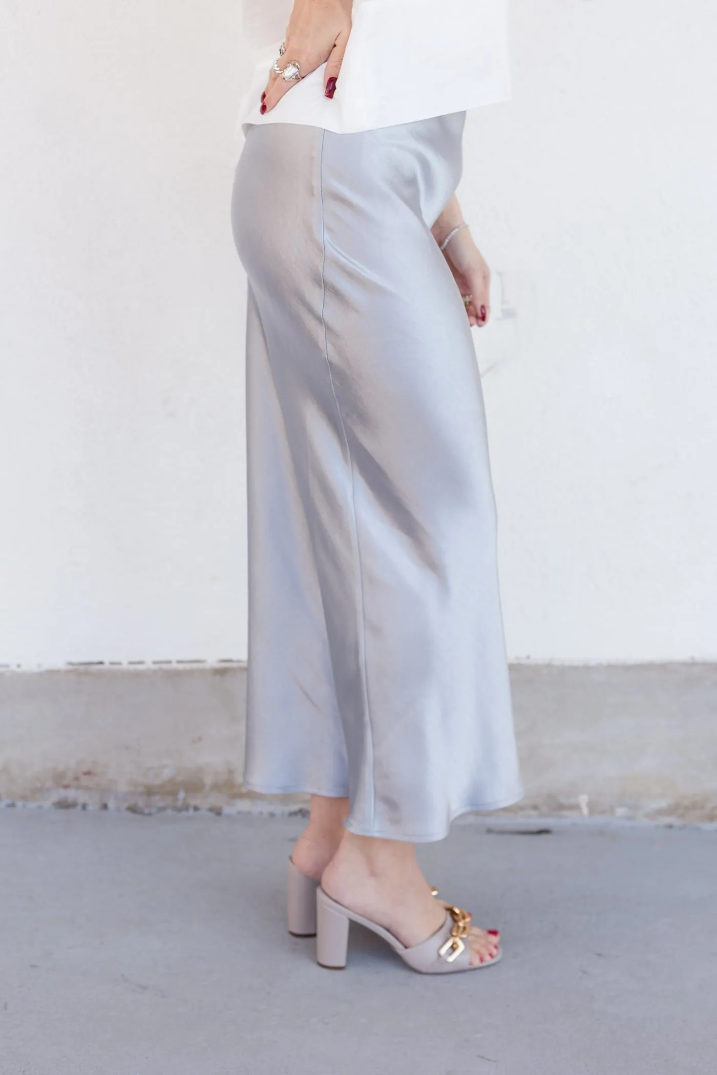 NAVEAH SATIN SKIRT