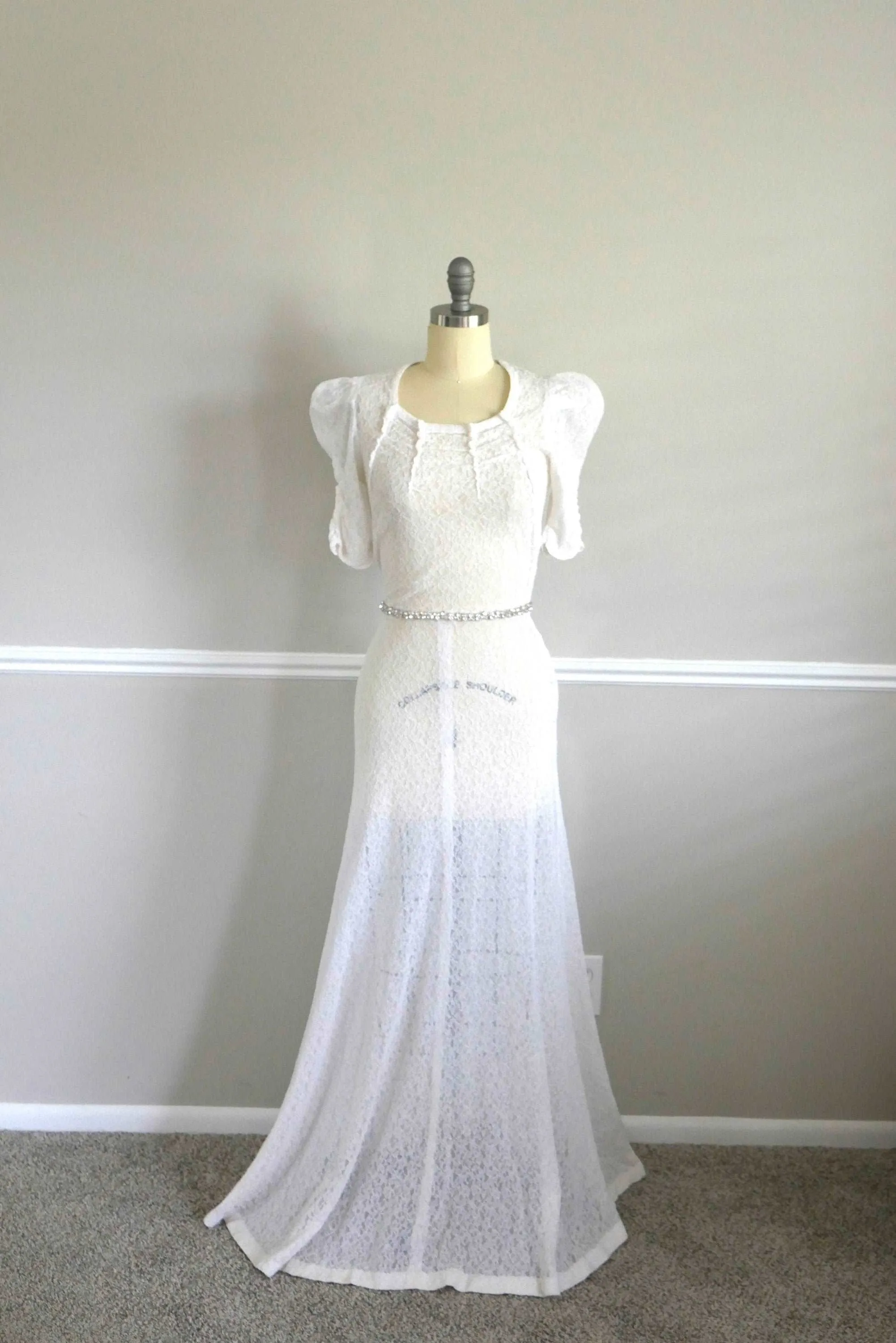 Vintage 1930s Wedding Dress / 30s white bias cut puff sleeve lace gown Size XS