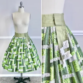 Vintage 1950s Novelty Print Circle Skirt / 50s retro kelly green full skirt Size S